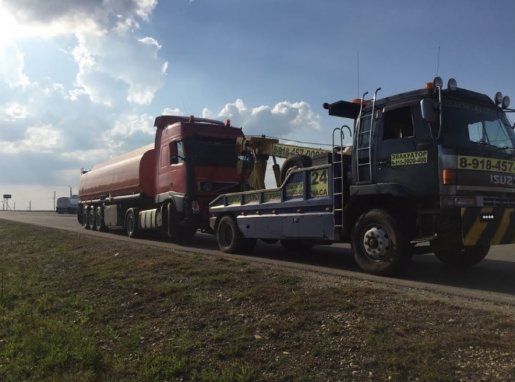 Заказ грузового эвакуатора для спецтехники стоимость услуг и где заказать - Краснодар