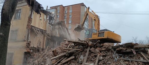 Промышленный снос и демонтаж зданий спецтехникой стоимость услуг и где заказать - Краснодар