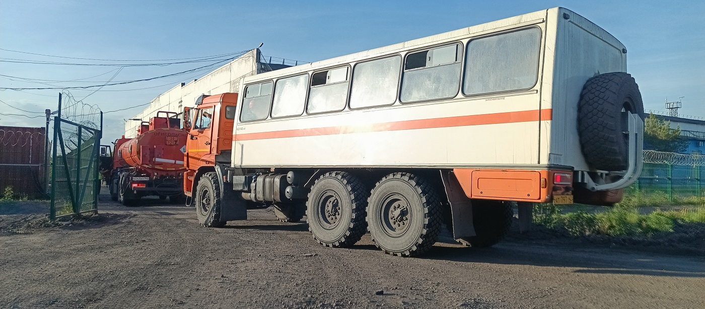 Вахтовые перевозки сотрудников автобусами и спецтехникой в Хадыженске