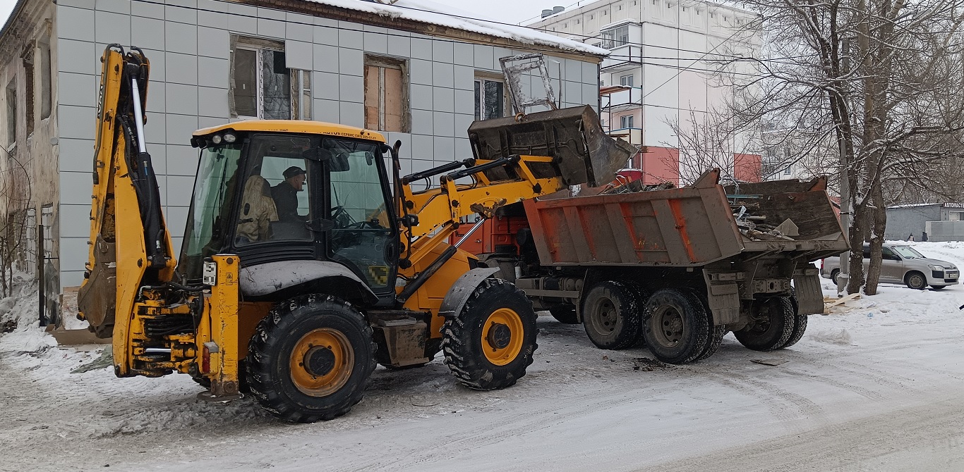 Уборка и вывоз строительного мусора, ТБО с помощью экскаватора и самосвала в Апшеронске